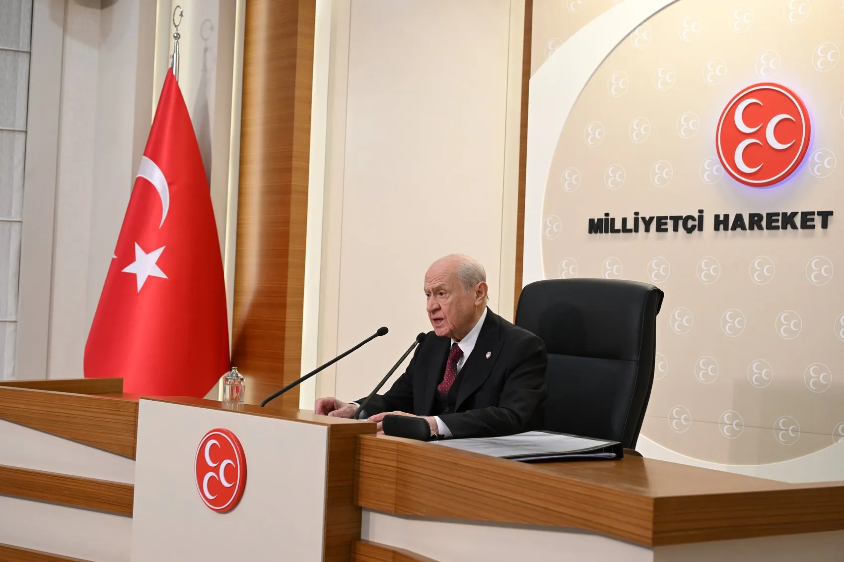 Bahçeli'nin yönetimindeki kritik zirveden sessizlik kararı çıktı