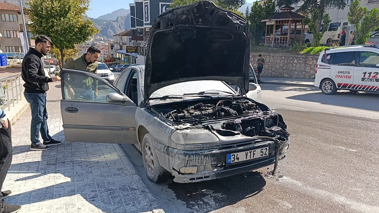 Sınav heyecanı yerini şoka bıraktı: KPSS'ye girdi, döndüğünde aracını küle dönmüş halde buldu