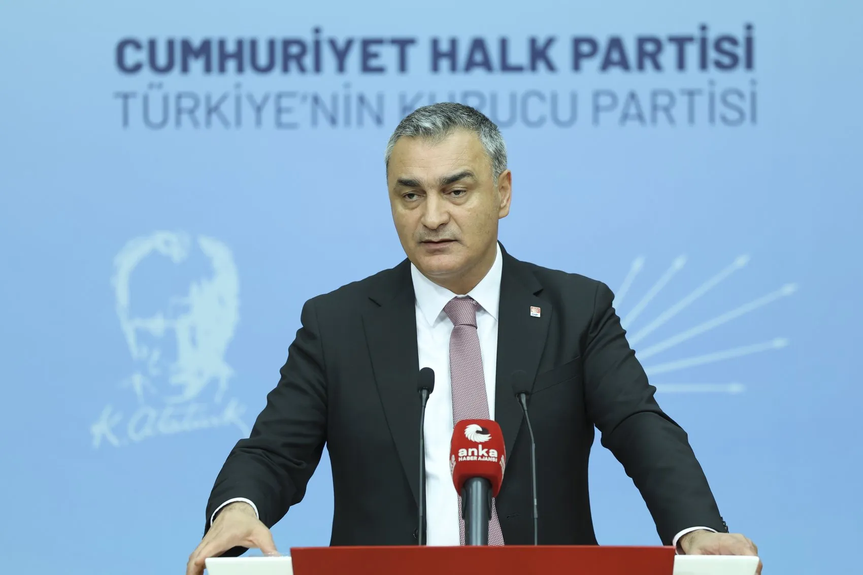 Kılıçdaroğlu’nun uyarısı kulak ardı edilmiş: Cemil Tugay krizi CHP’de hesaplaşmaya dönüştü