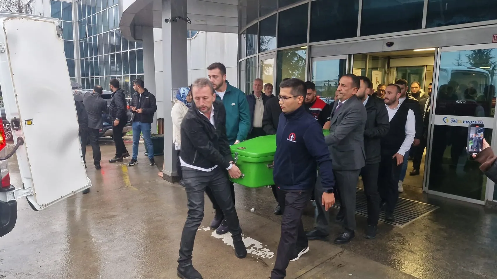 Üsküdar'ı yasa boğan acı veda: Dündar Ziya Gültekin son yolculuğuna uğurlanıyor