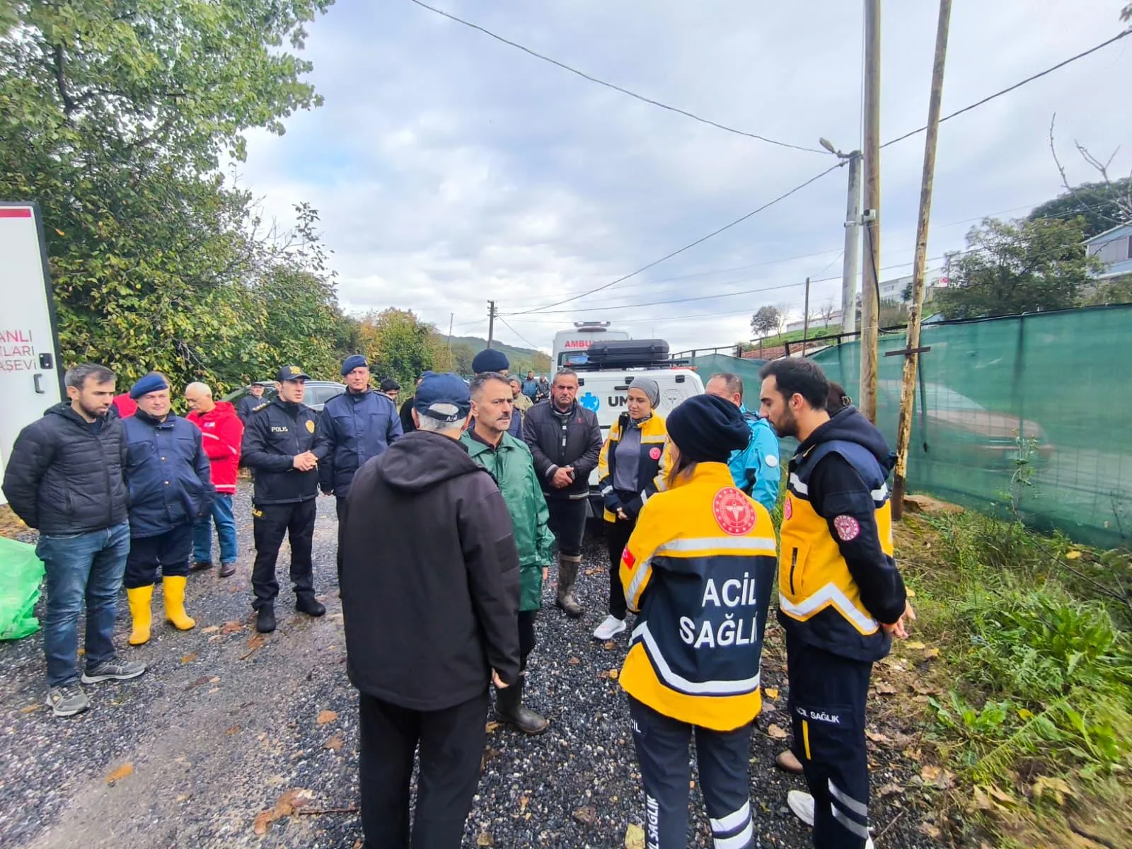 Gebze'de sel felaketi: Bir kişi hayatını kaybetti, kayıp vatandaş için seferberlik sürüyor