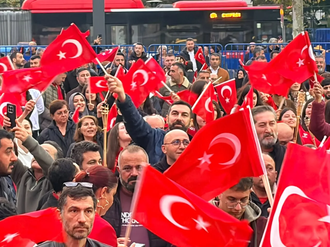 Makamlar Gelip Geçici, Asıl Olan Milletin Emaneti: Mansur Yavaş'tan Cumhuriyet Mesajı