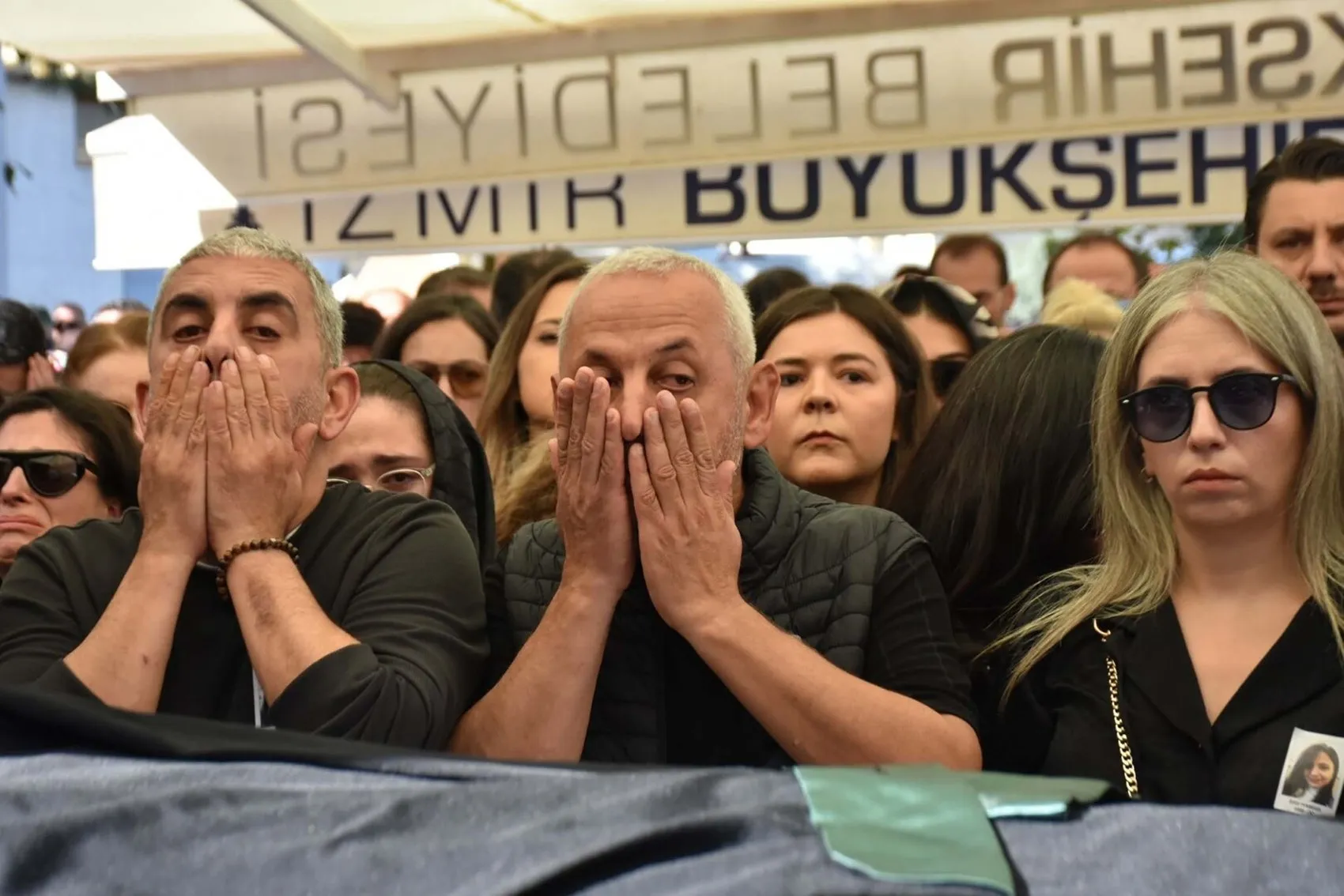 Genç avukatın hayalleri yarım kaldı: Tabutuna giyemediği cübbesi serildi