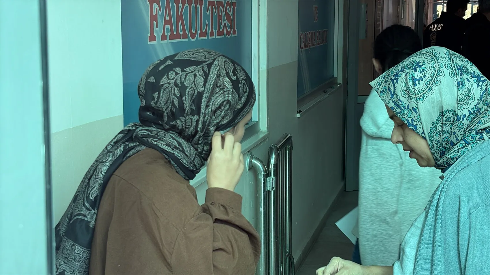 Sivas'ta nefes kesen KPSS maratonu: Kapılar kapanmadan saniyeler önce gelen kurtarıcı müdahale