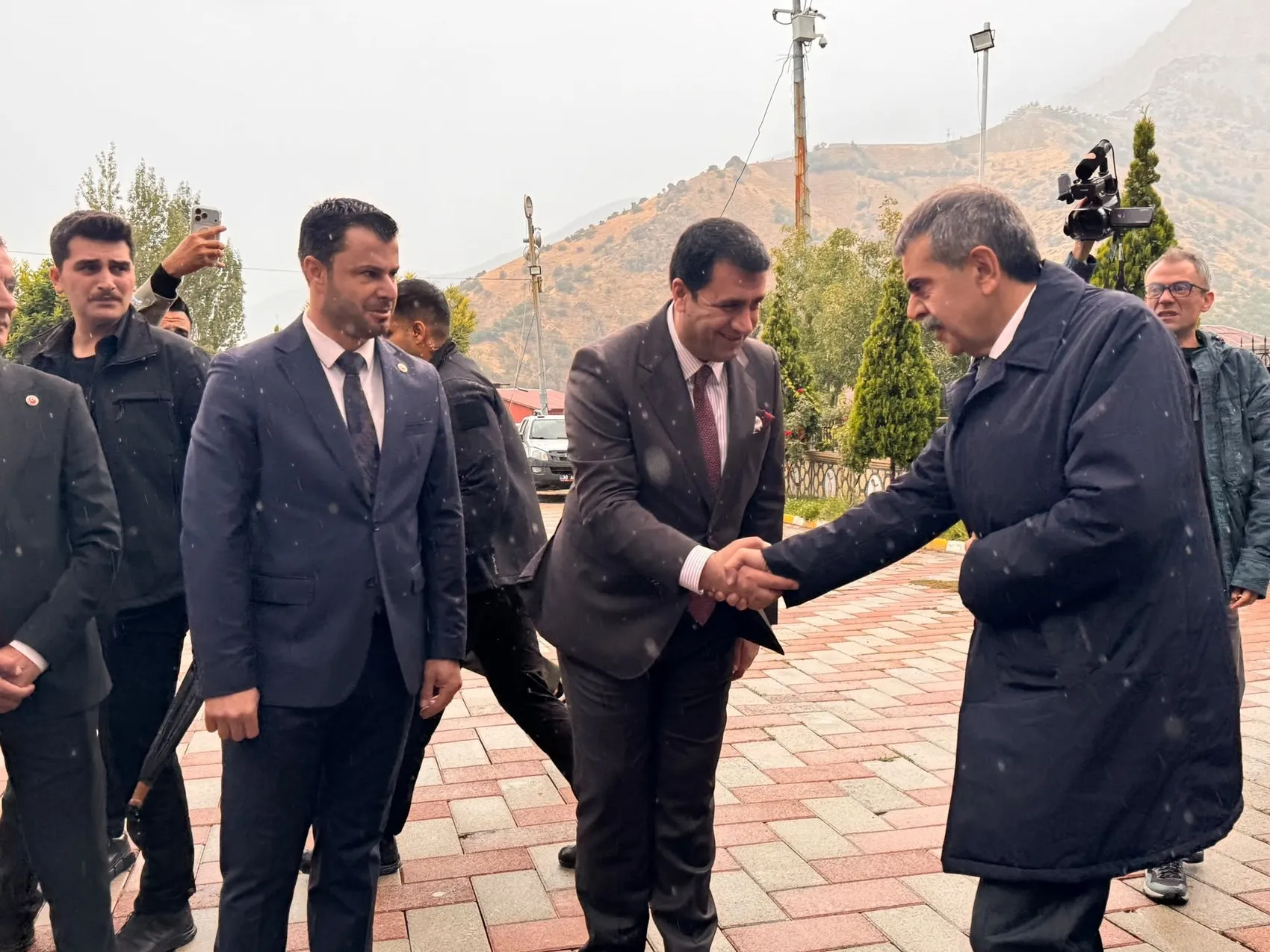 Bakan Tekin'den Hakkari'de 'Terörsüz Türkiye' mesajı: Geçmişin yaralarını sarmak en büyük borcumuz