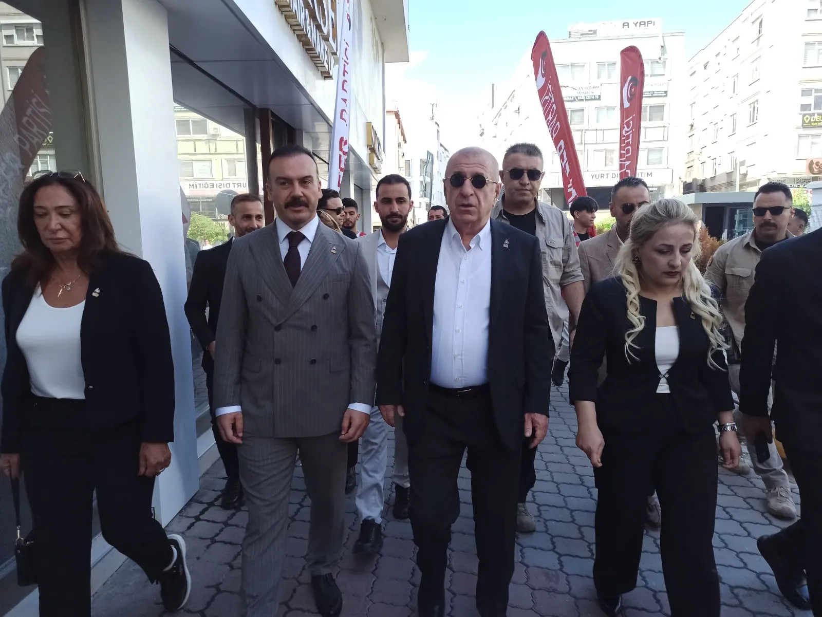 Ümit Özdağ'dan fon soruşturması çıkışı: Buzdağının altındaki gerçekler gizleniyor