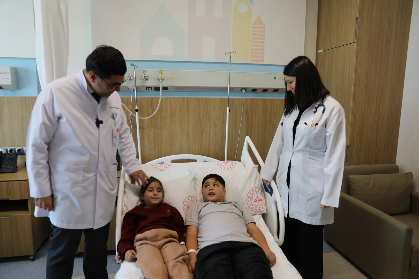 Okulda bayılınca ortaya çıktı: İki kardeşin kalbindeki aynı gizli tehlike anjiyo ile son buldu