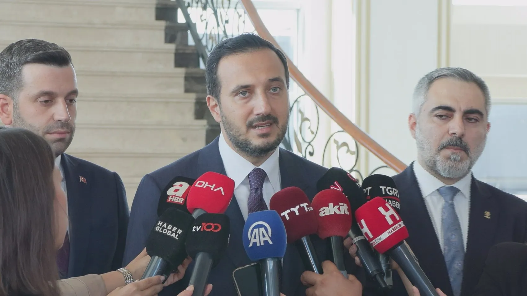 Ataşehir'de yeni dönem: Cumhur İttifakı'nın adayı Serdar Orhan başkan vekili seçildi