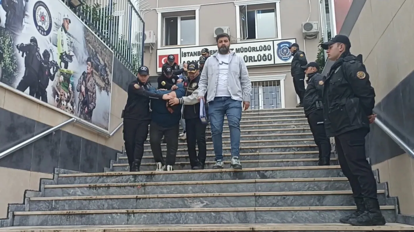 Kurtarılmayı beklerken kelepçeyi taktı: İşkence gördüğü konteynerden çıktı, nezarethaneye girdi
