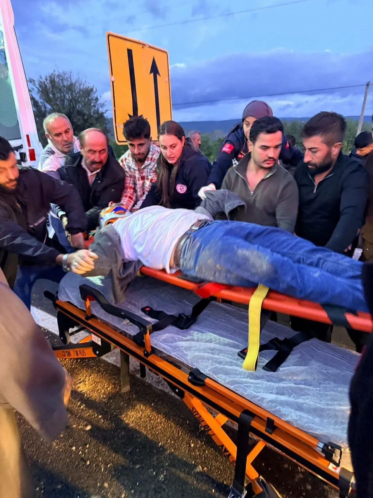 Taşköprü yolunda acı son: Otobüsün çarptığı genç adam kurtarılamadı