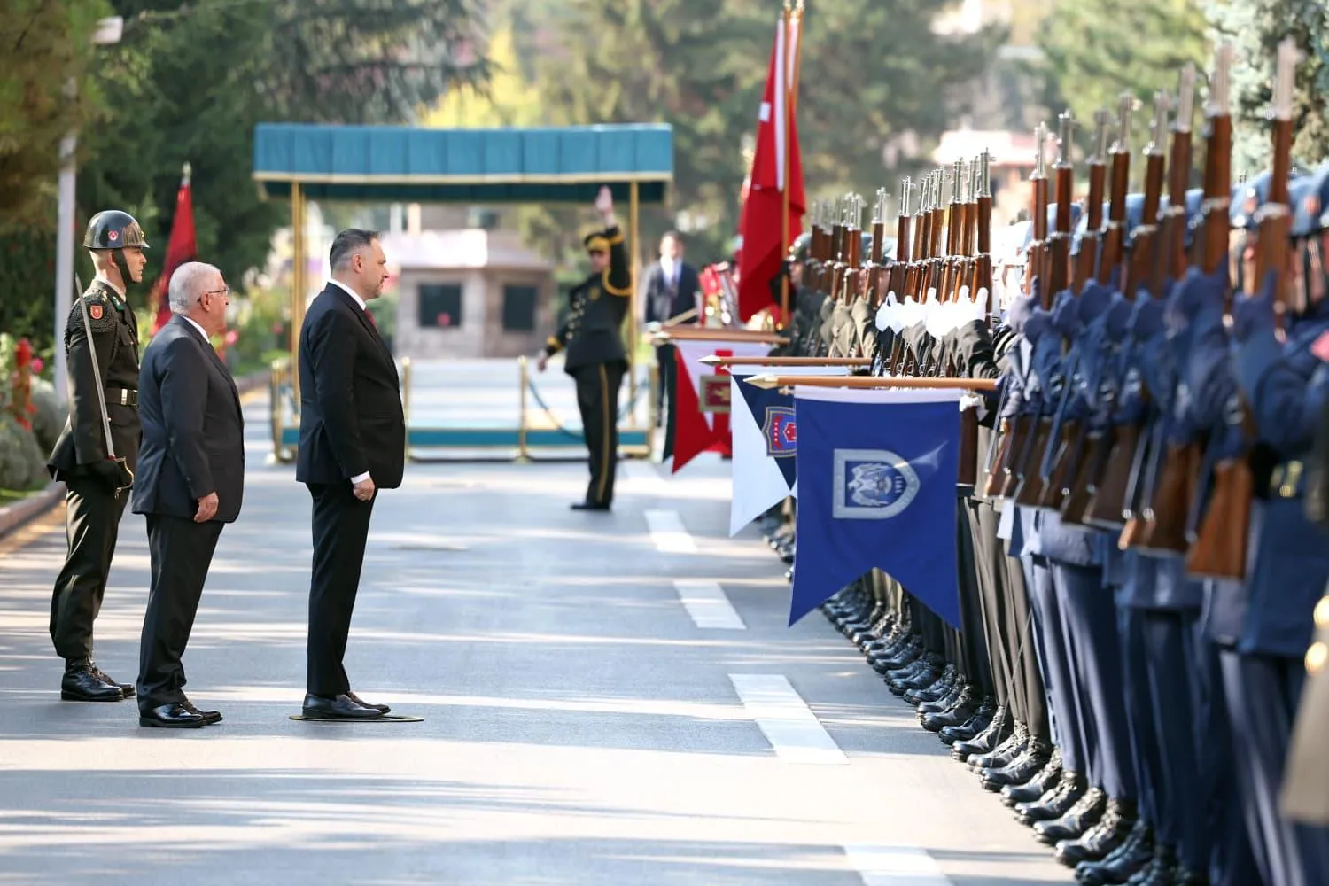 Ankara'da kritik savunma zirvesi: Bakan Güler'den Arnavut mevkidaşına resmi karşılama