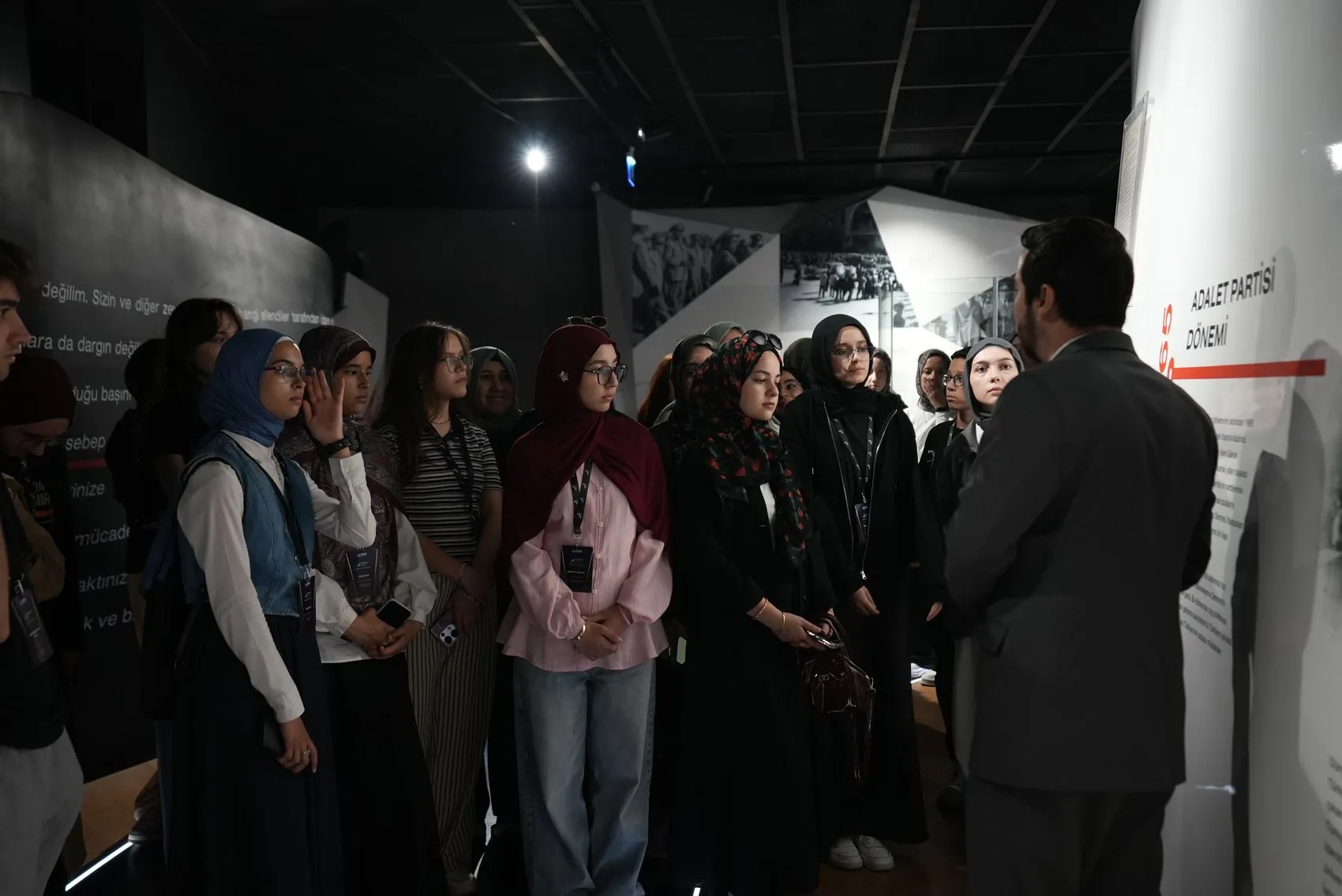 Gençlerin tarih yolculuğunda yeni perde: 20 bin öğrenci demokrasiyi yerinde öğrenecek