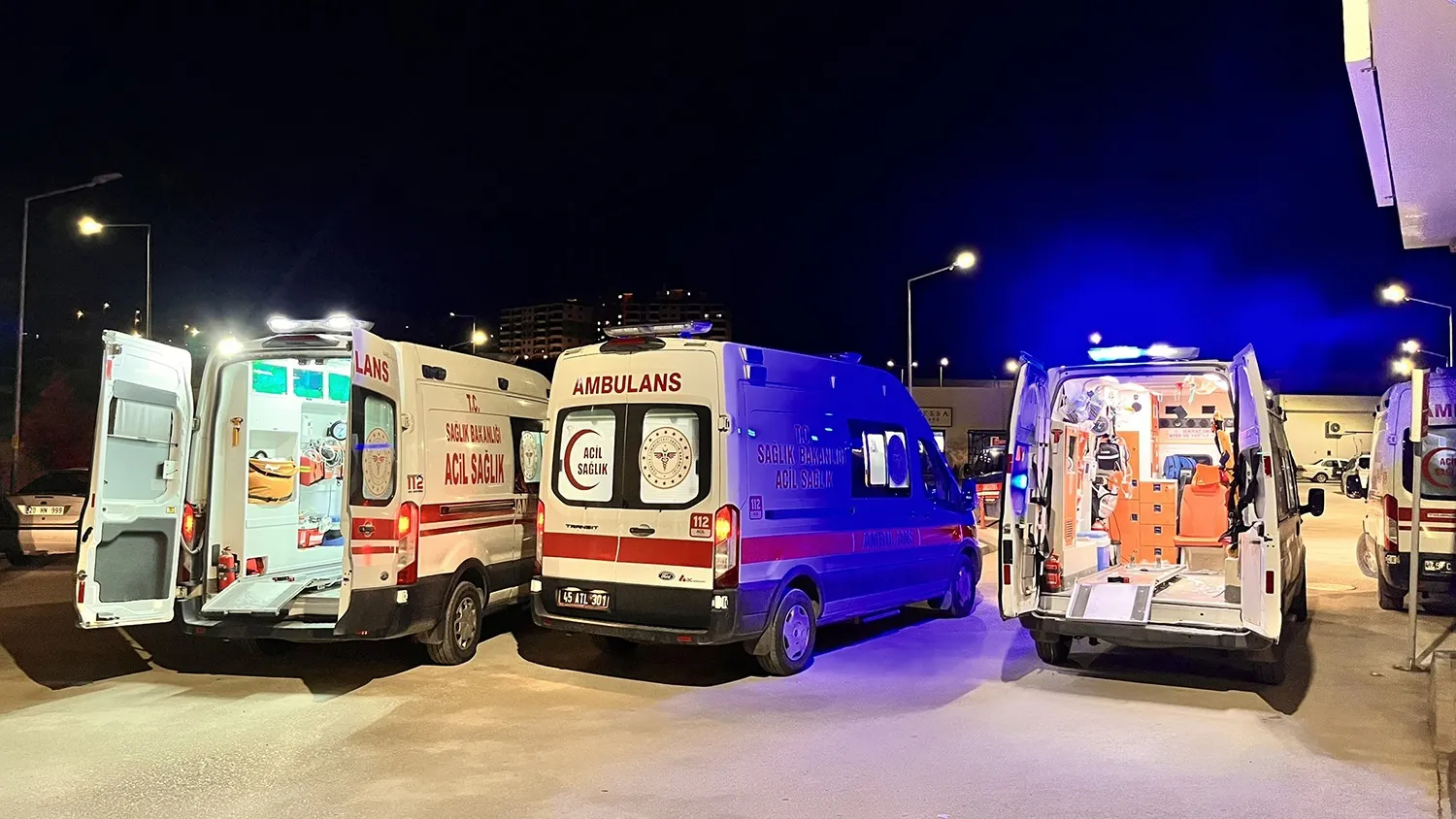 Kula'da yol çalışması kabusa döndü: Zincirleme kazada 5 kişi hastanelik oldu