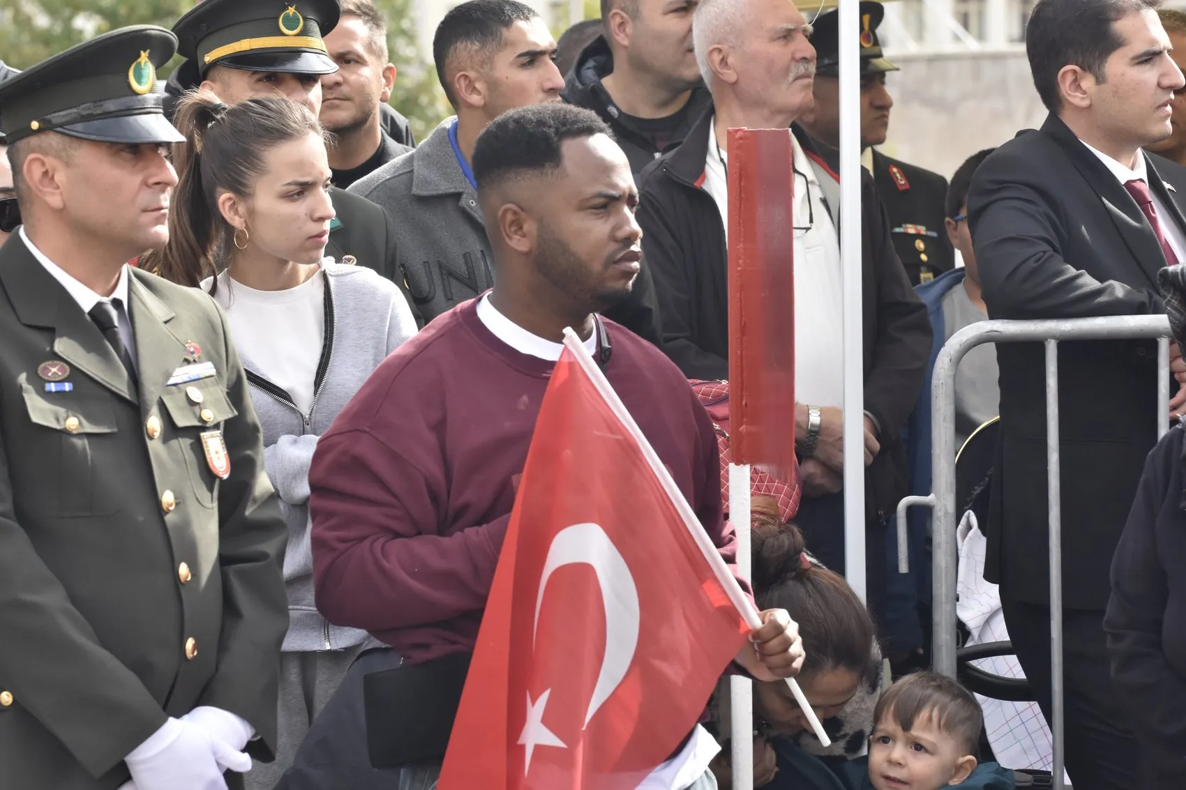 Sivas'ta Cumhuriyet coşkusu sınırları aştı: Avrupalı gençler meydanda haykırdı