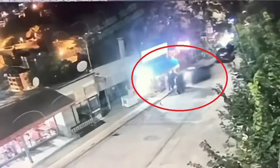 Tunceli'de dehşet anları: Büfe önündeki kalabalığa daldı