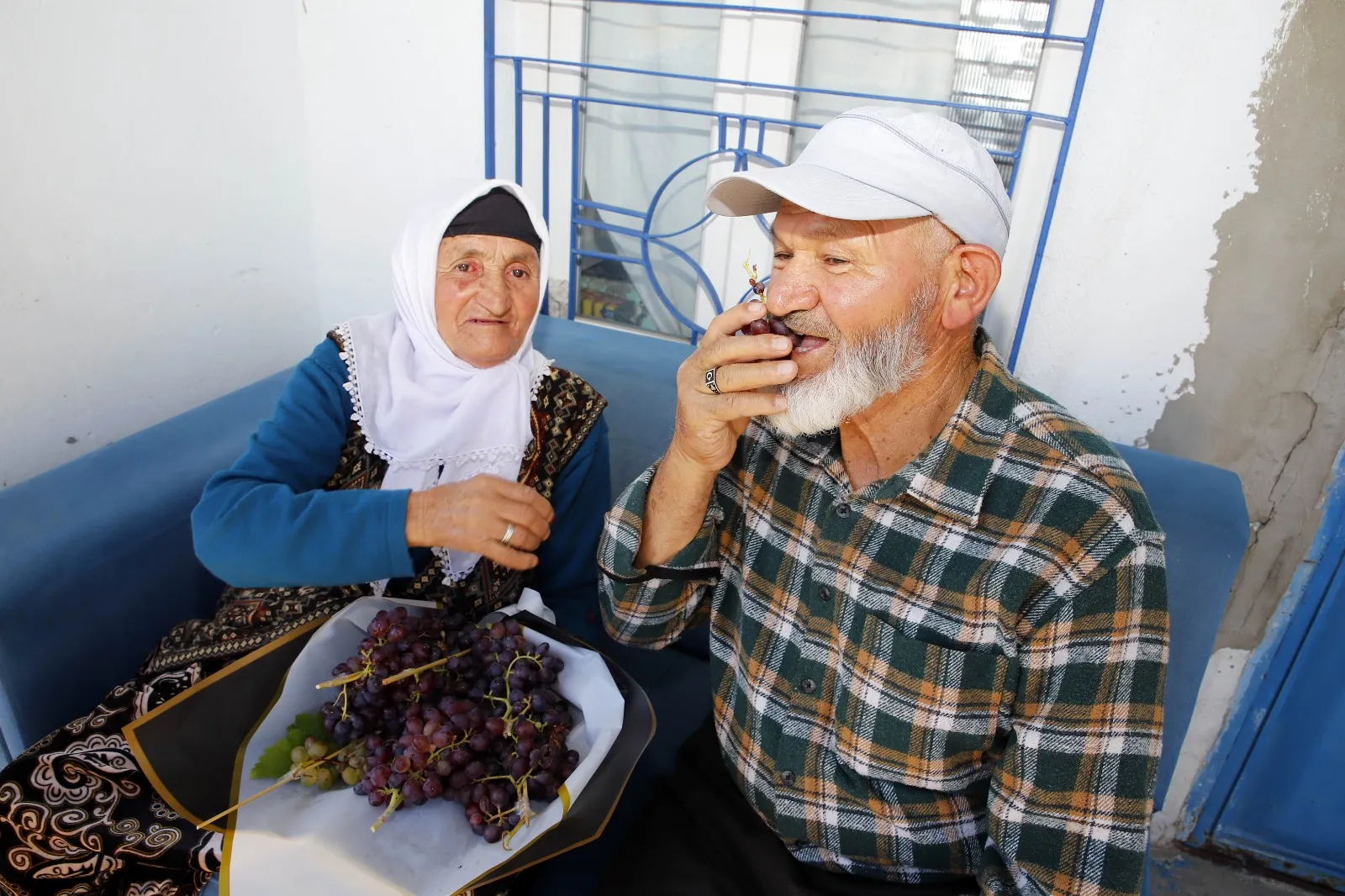 Aksaray'da yarım asrı deviren aşkın sırrı: Çiçek yerine bağından gelen en doğal hediye