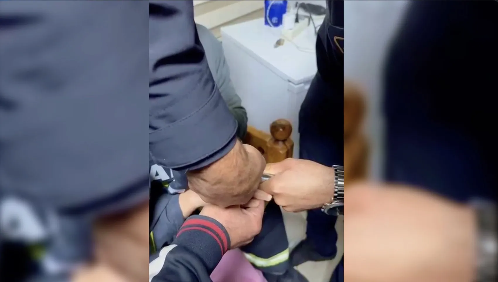 Oyun oynarken kabusu yaşadı: Minik Berfin'in parmağı boruya hapsoldu