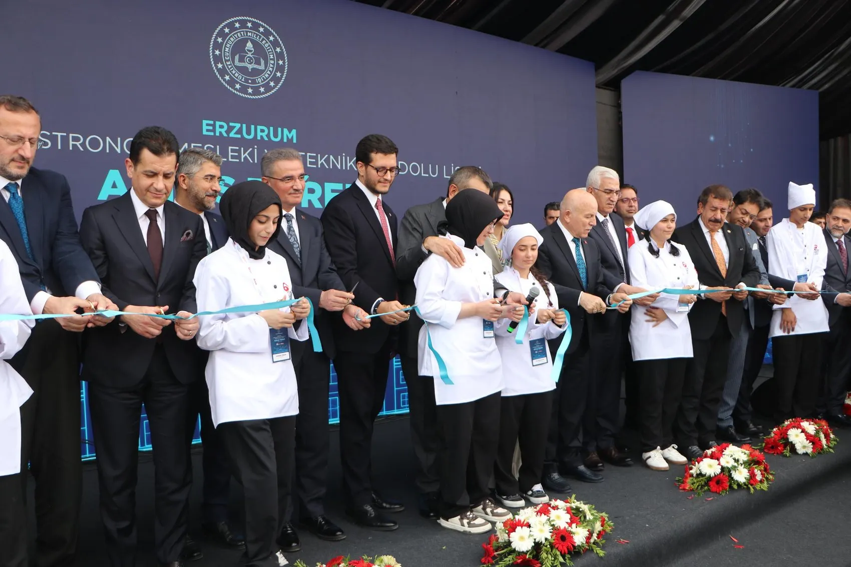 Erzurum'un tarihi kalbinde gastronomi devrimi: Kongre Binası çevresi turizm üssüne dönüşüyor