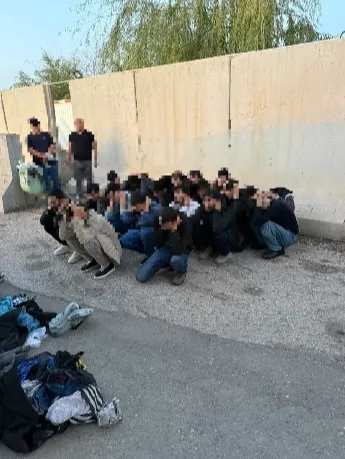 Yolcu otobüsünde şoke eden manzara: Arka bölmeye gizlenmişler
