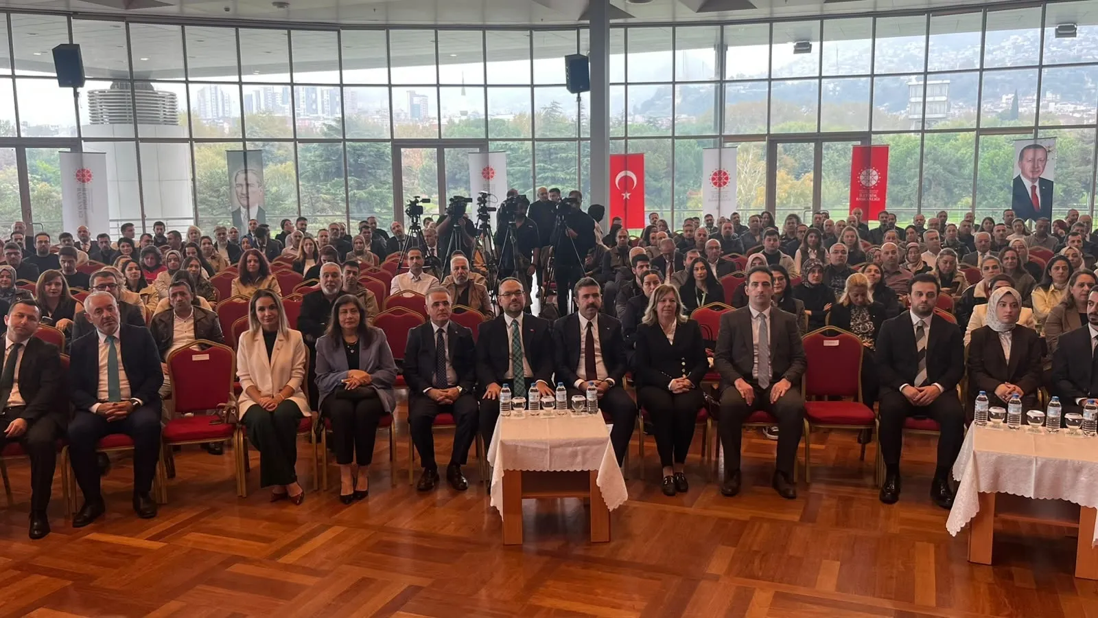 Dijital çağın yeni tehlikesi: Yapay zeka algoritmaları gerçeği büküyor mu?
