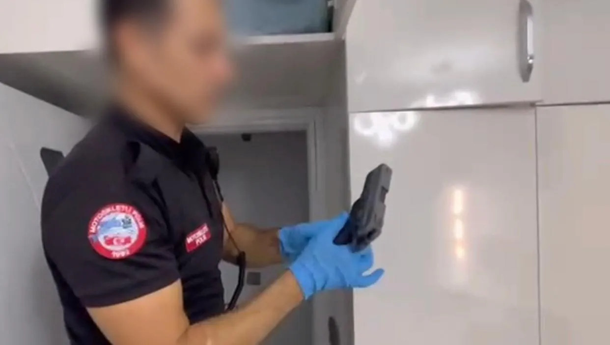 Toroslar'daki uyuşturucu baskınında ele geçirilen nakit para şoke etti