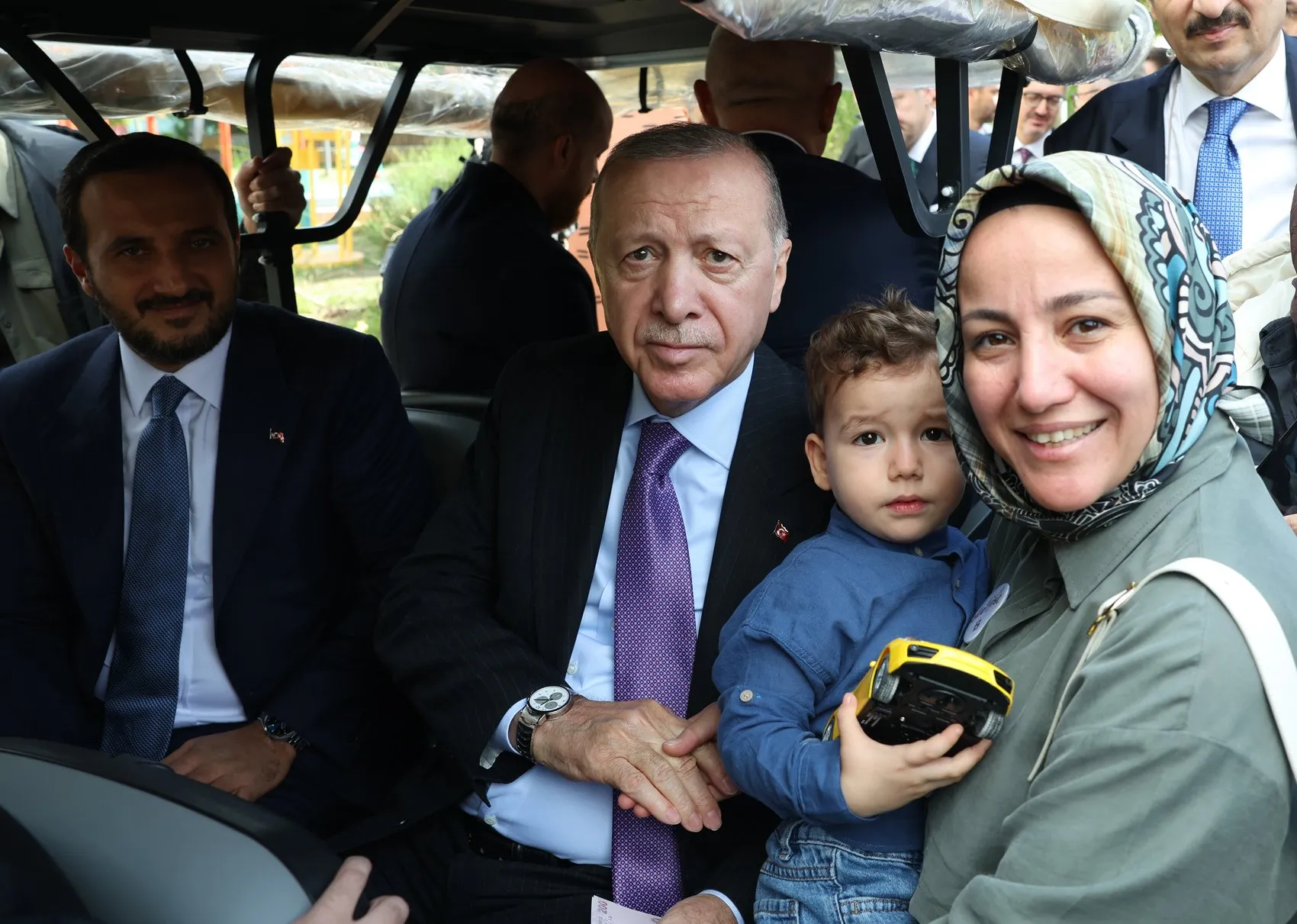 Rami Kütüphanesi'nde sürpriz buluşma: Cumhurbaşkanı Erdoğan ailelerle bir araya geldi