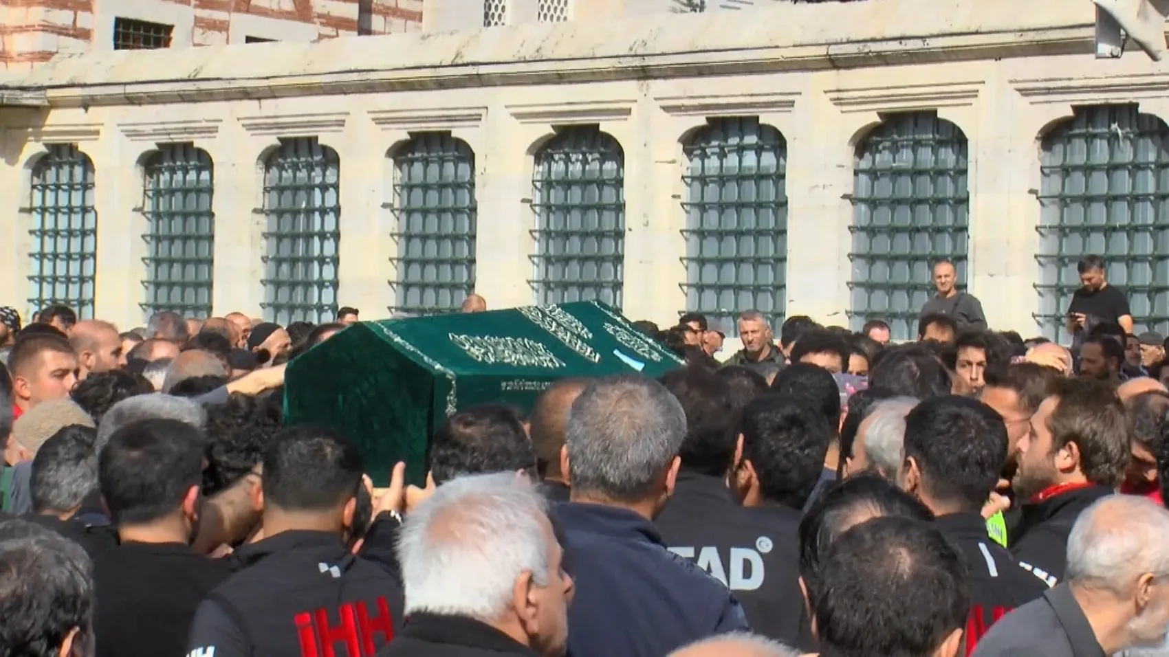 Arama kurtarma camiasını yasa boğan veda: Eğitim sırasında hayatını kaybeden Sinan Yavuz toprağa verildi