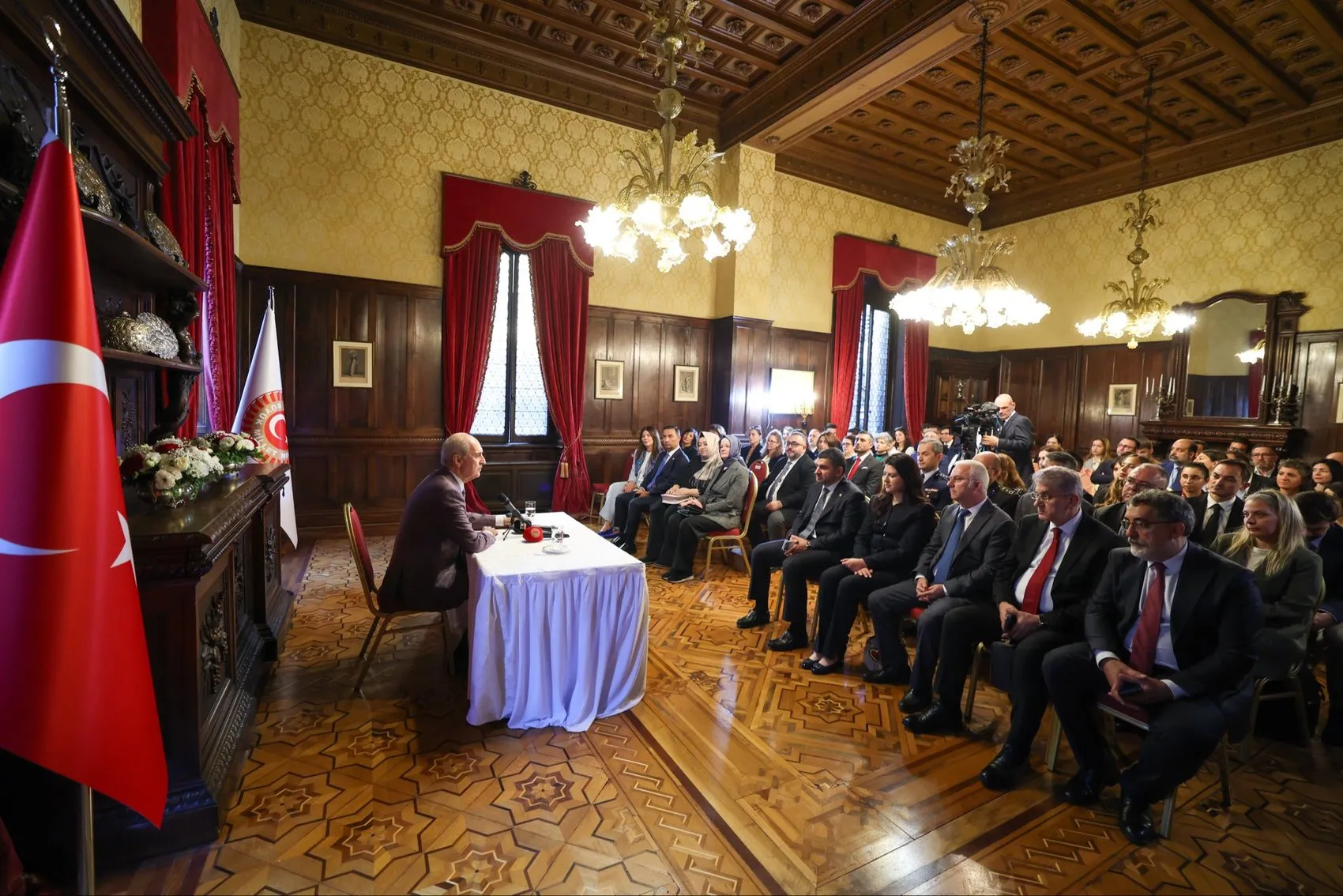 Numan Kurtulmuş Roma'da gurbetçilerle kucaklaştı: Türkiye'nin gücü sınırları aşıyor