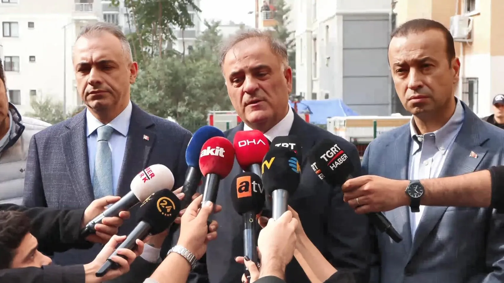 Maltepe'deki yıkımın perde arkası: 1987 model binaya kaçak katlar eklenmiş
