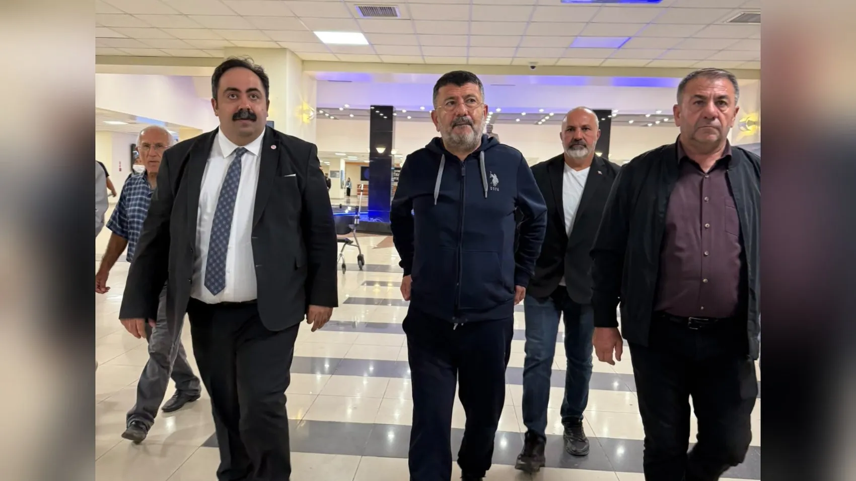 Veli Ağbaba'nın sağlık durumuna dair sevindiren haber: Hastaneden ayrıldı
