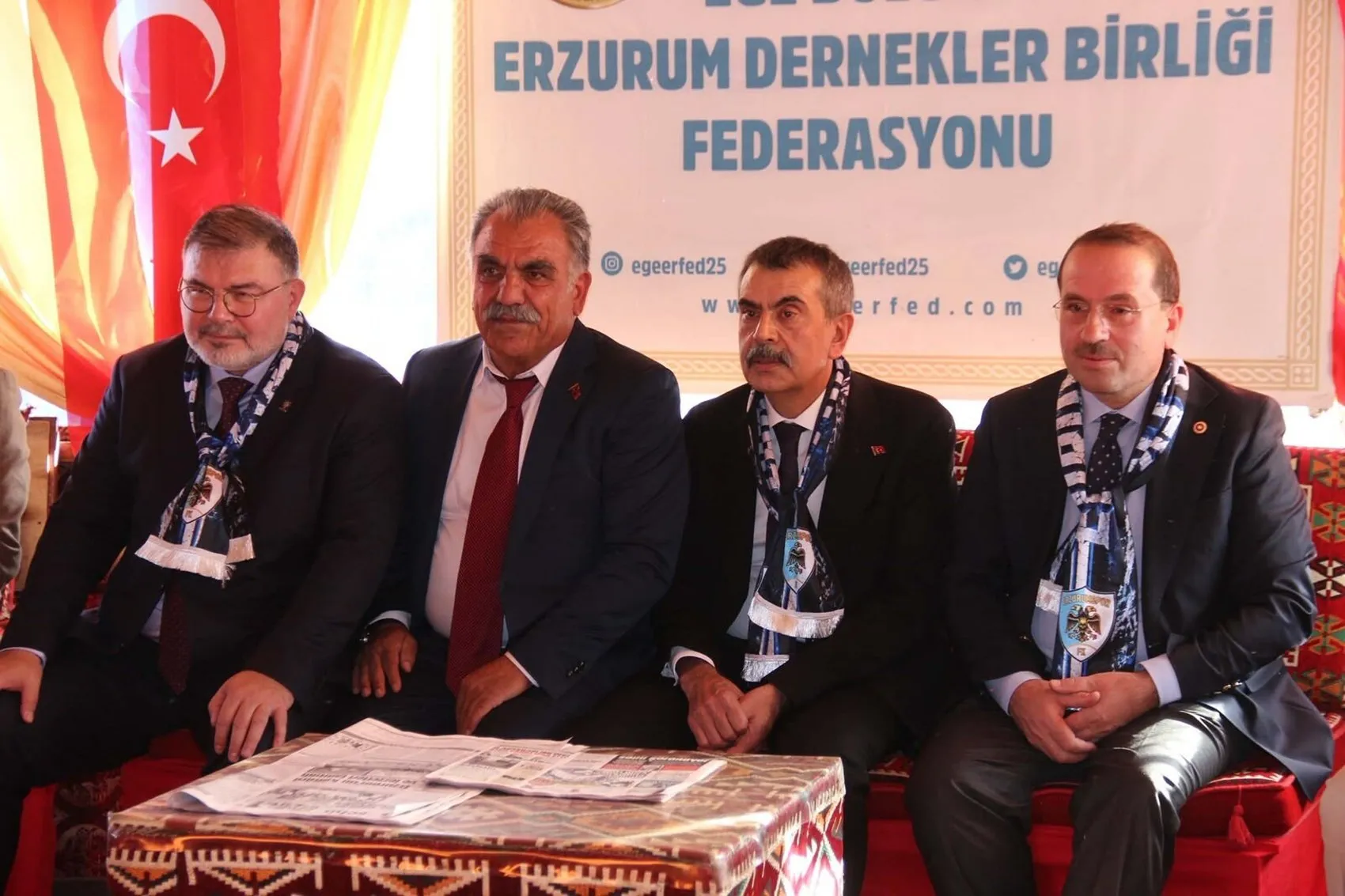 Bakan Tekin'den İzmir'de Küresel Emperyalizme Karşı Erzurum Vurgusu