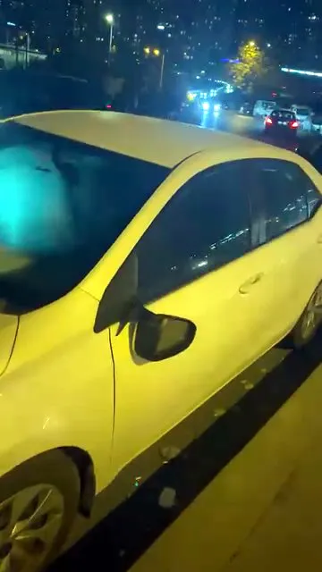 Esenyurt'ta gece yarısı vandalizmi: Park halindeki araçlar hedef alındı