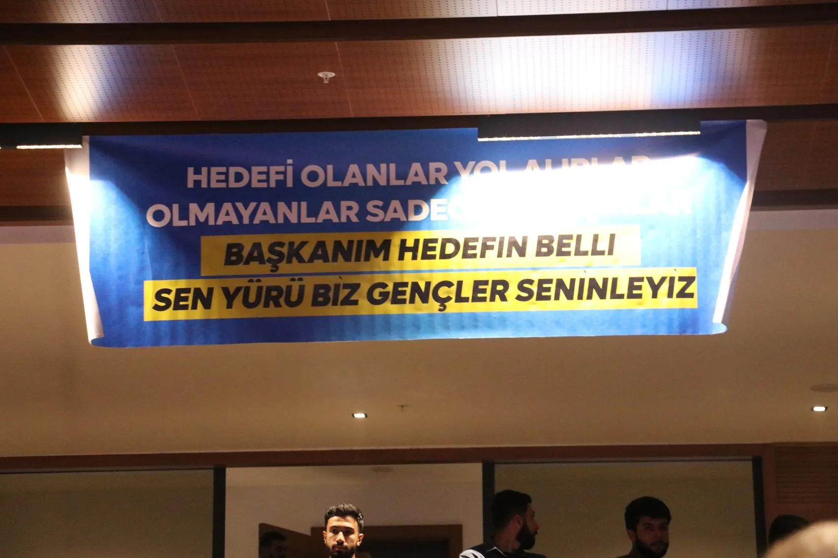 Zekeriya Yapıcıoğlu'ndan Diyarbakır'da Tarihi Çağrı: Silahın Gölgesi Kalkmalı