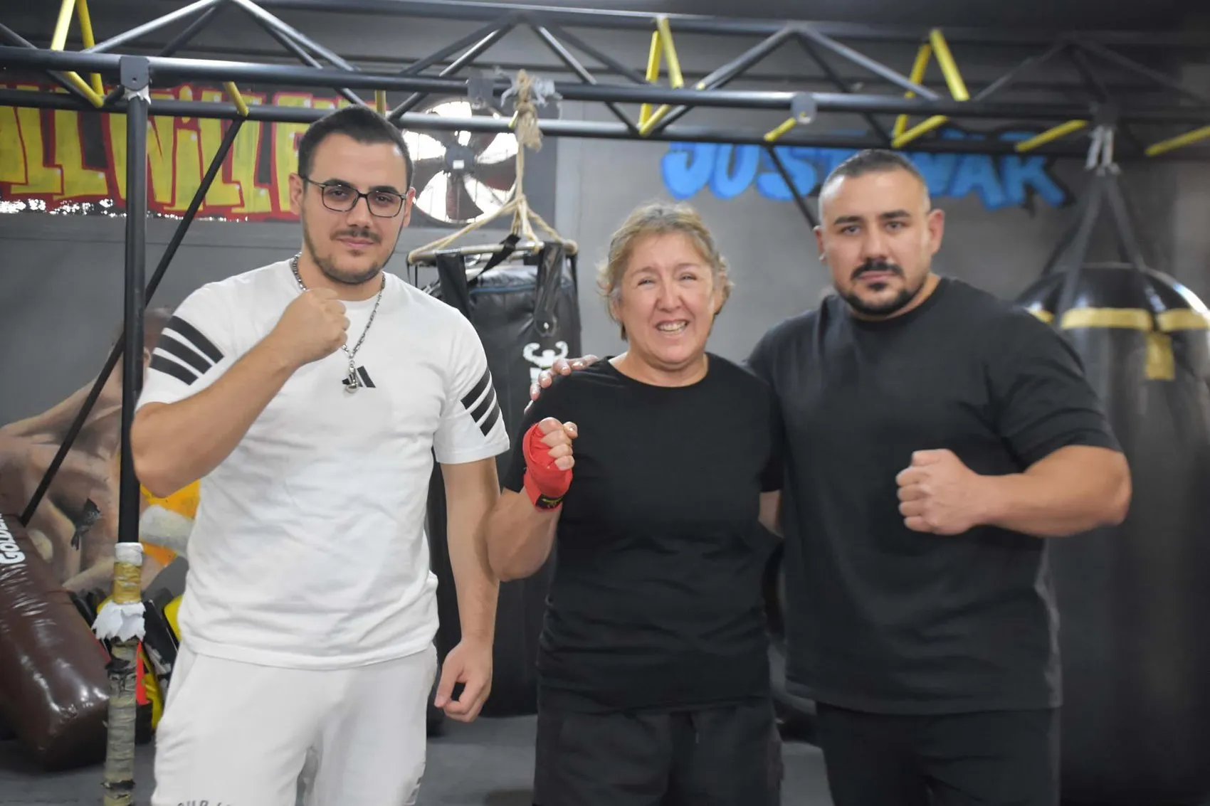 Torununun izinden gitti, 61 yaşında ringlerin tozunu attırıyor: Şimdi hedef Dünya Kupası