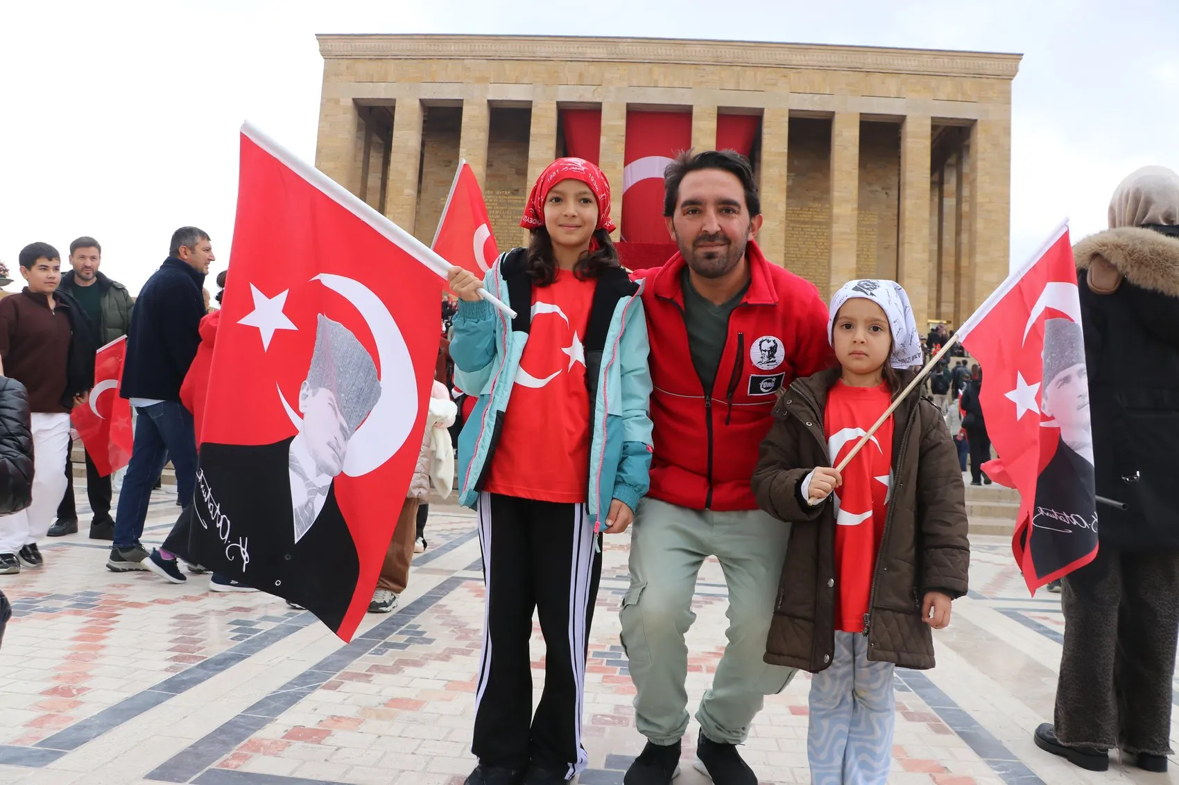 Başkentte sağanak yağmur bile engel olamadı: Anıtkabir'de 29 Ekim seli