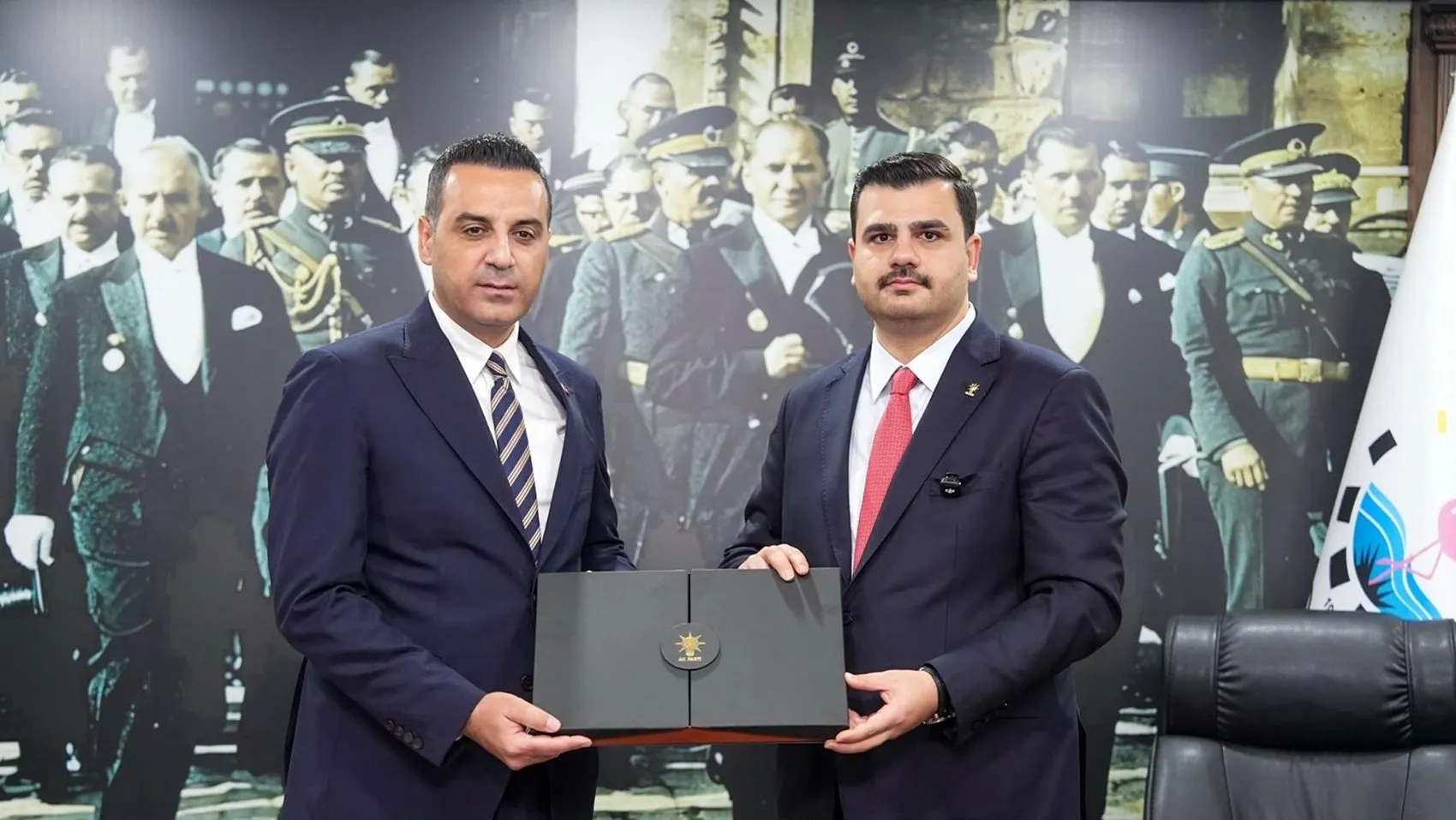 Siyasetin merkezinde sert rüzgarlar: İnan'dan Özel'e rüşvet çarkı çıkışı