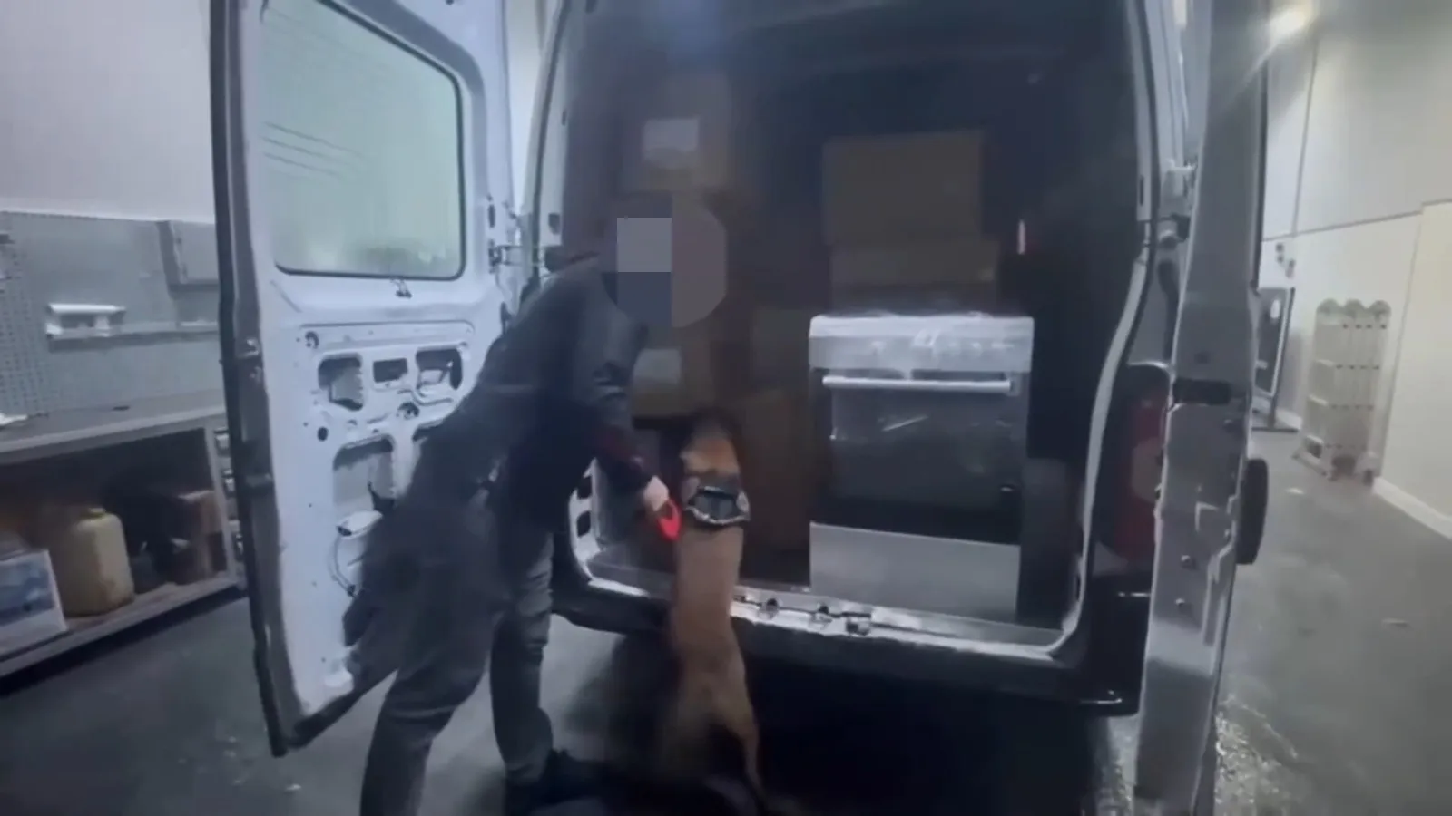 İzmit otoyolunda narkotik operasyonu: 338 bin hapla yakalandılar
