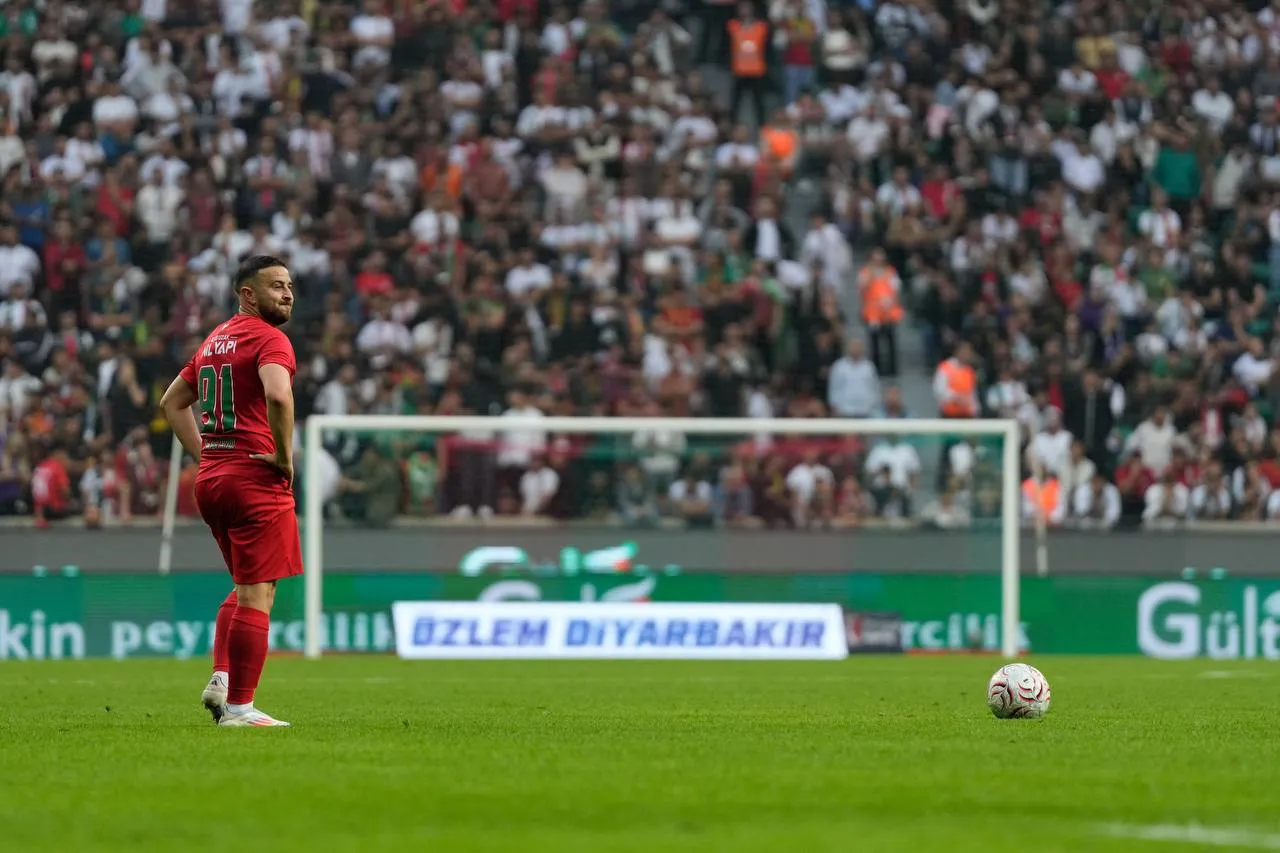 Diyarbakır'da Diagne Sahneye Çıktı: Amedspor Konyaspor'u Tek Golle Devirdi