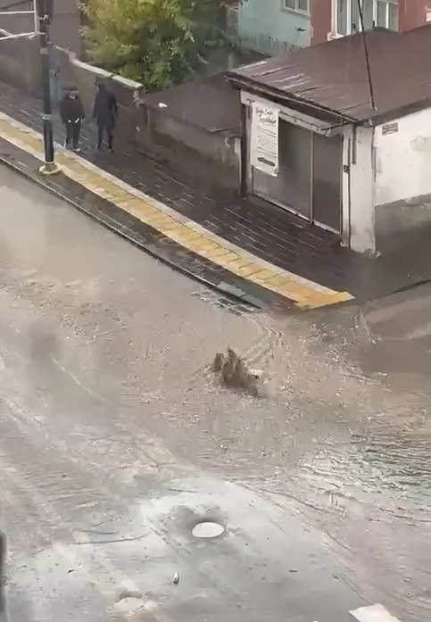 Sivas'ta gökyüzü bir anda karardı: 20 dakikalık kabus şehri felç etti