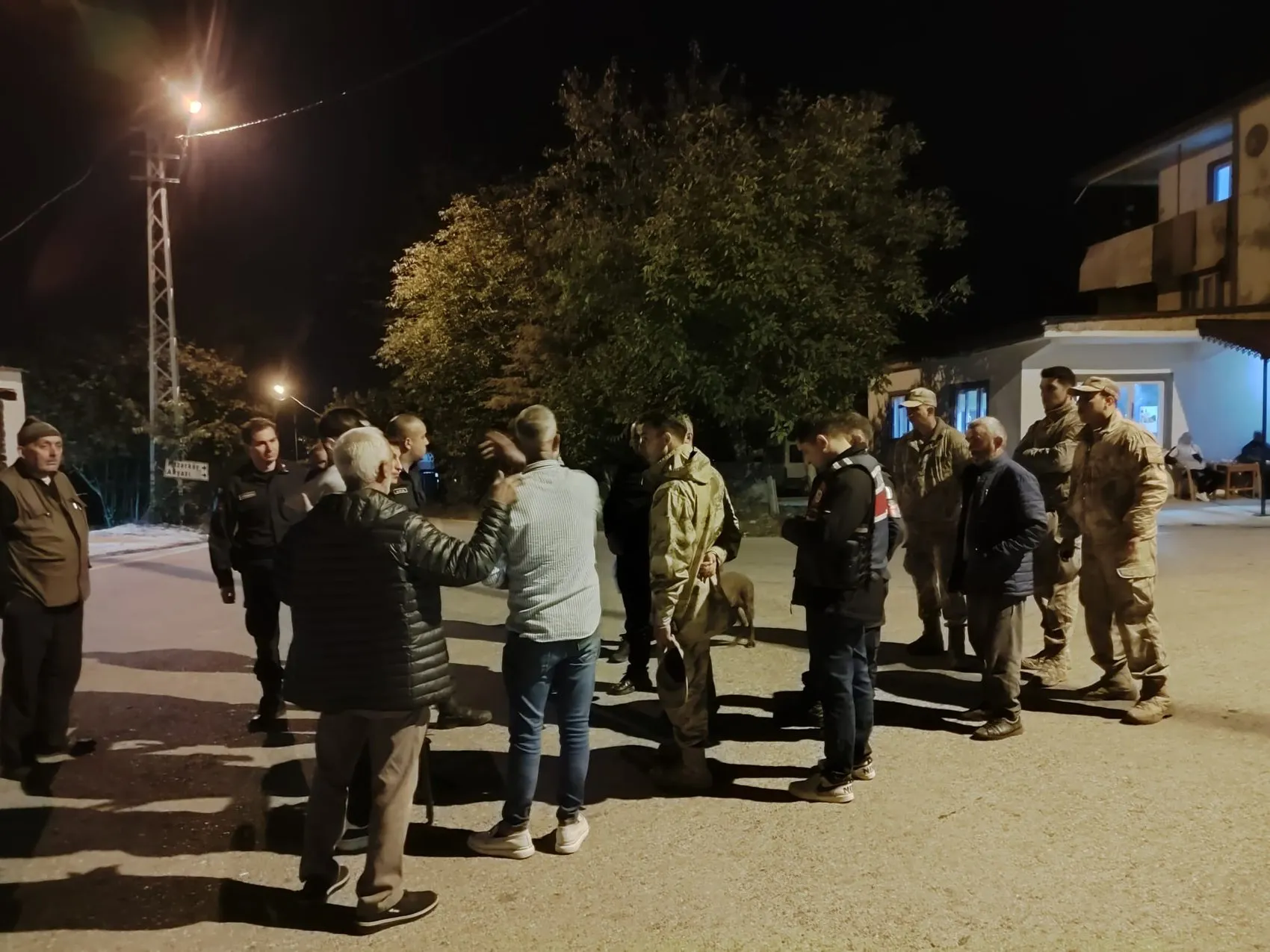 Akyazı'da endişeli bekleyiş: Alzheimer hastası Havva Boğaz her yerde aranıyor