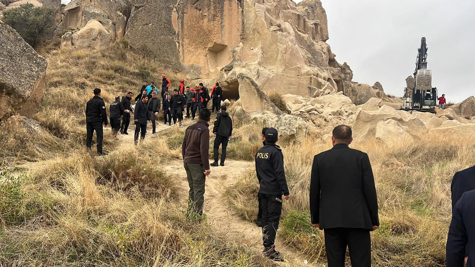 Göreme'de hüzünlü veda: Peribacasından kopan kaya parçaları üç can aldı