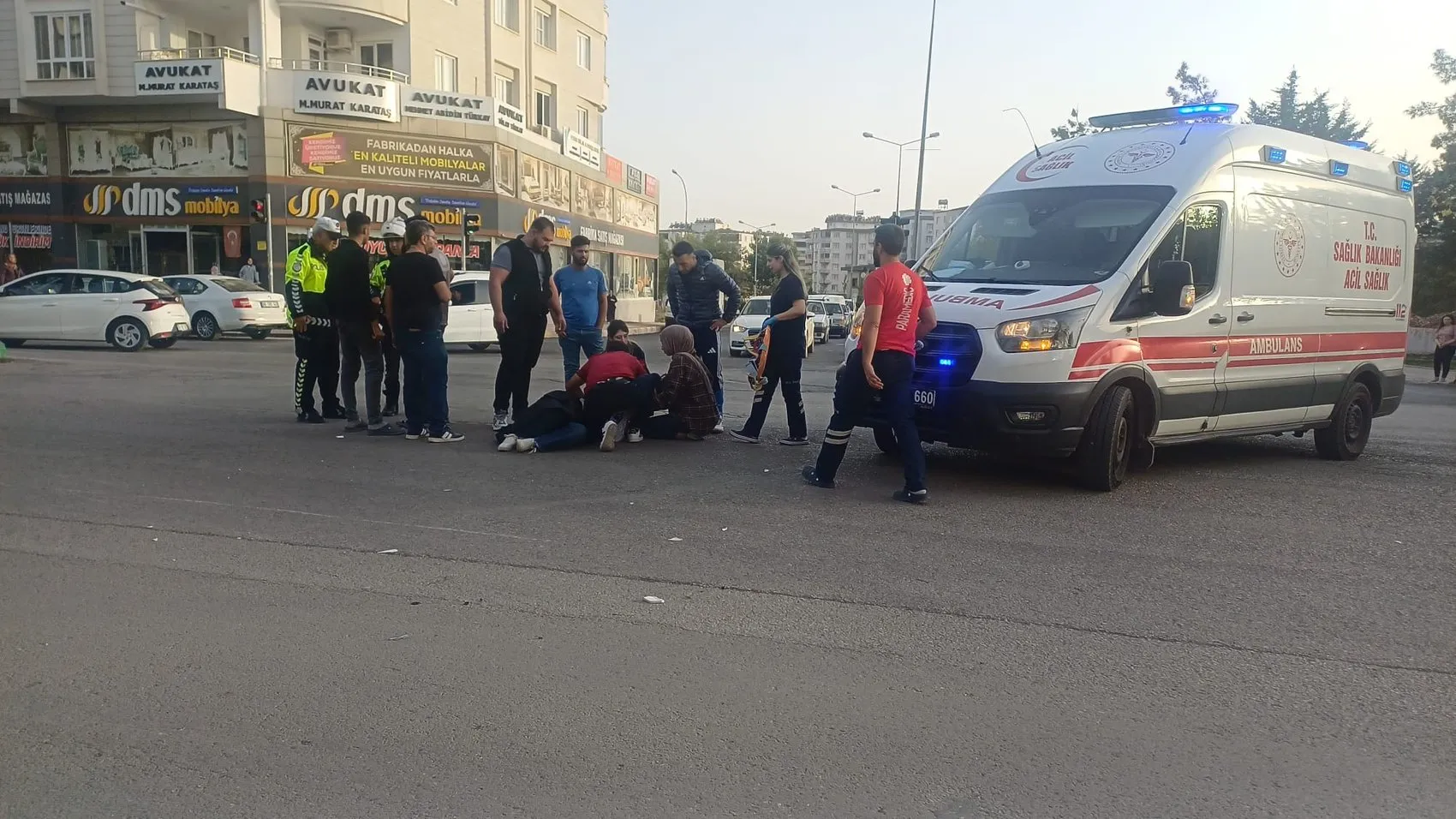 Kilis'te akşam saatlerinde motosiklet dehşeti: Bir sürücü yaşam mücadelesi veriyor