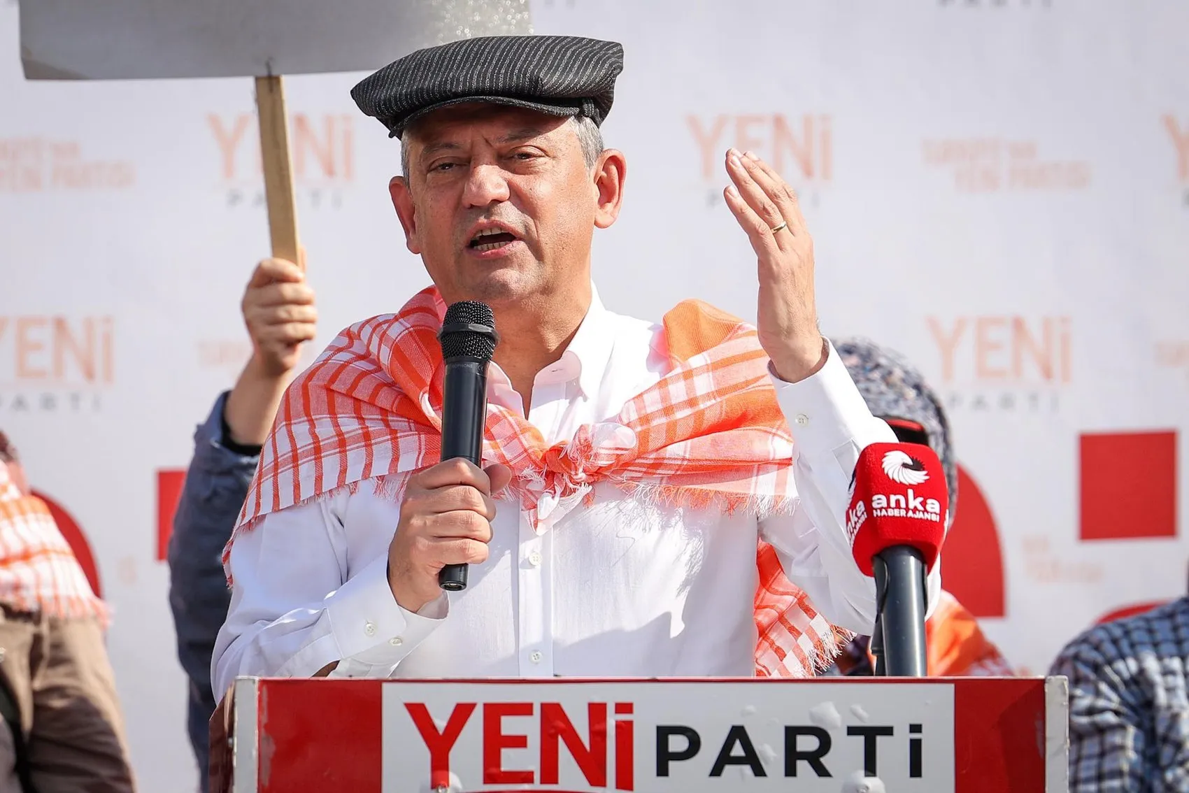 Sarıgöl'de üzüm üreticisinin feryadı: Geçen yıl 40 liraydı, bu yıl 10 liraya düştü