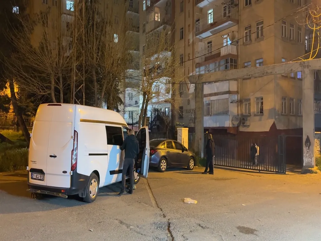Diyarbakır'da dehşet dolu gece: Yıllardır ayrı yaşadığı eşini ve kızını hedef aldı