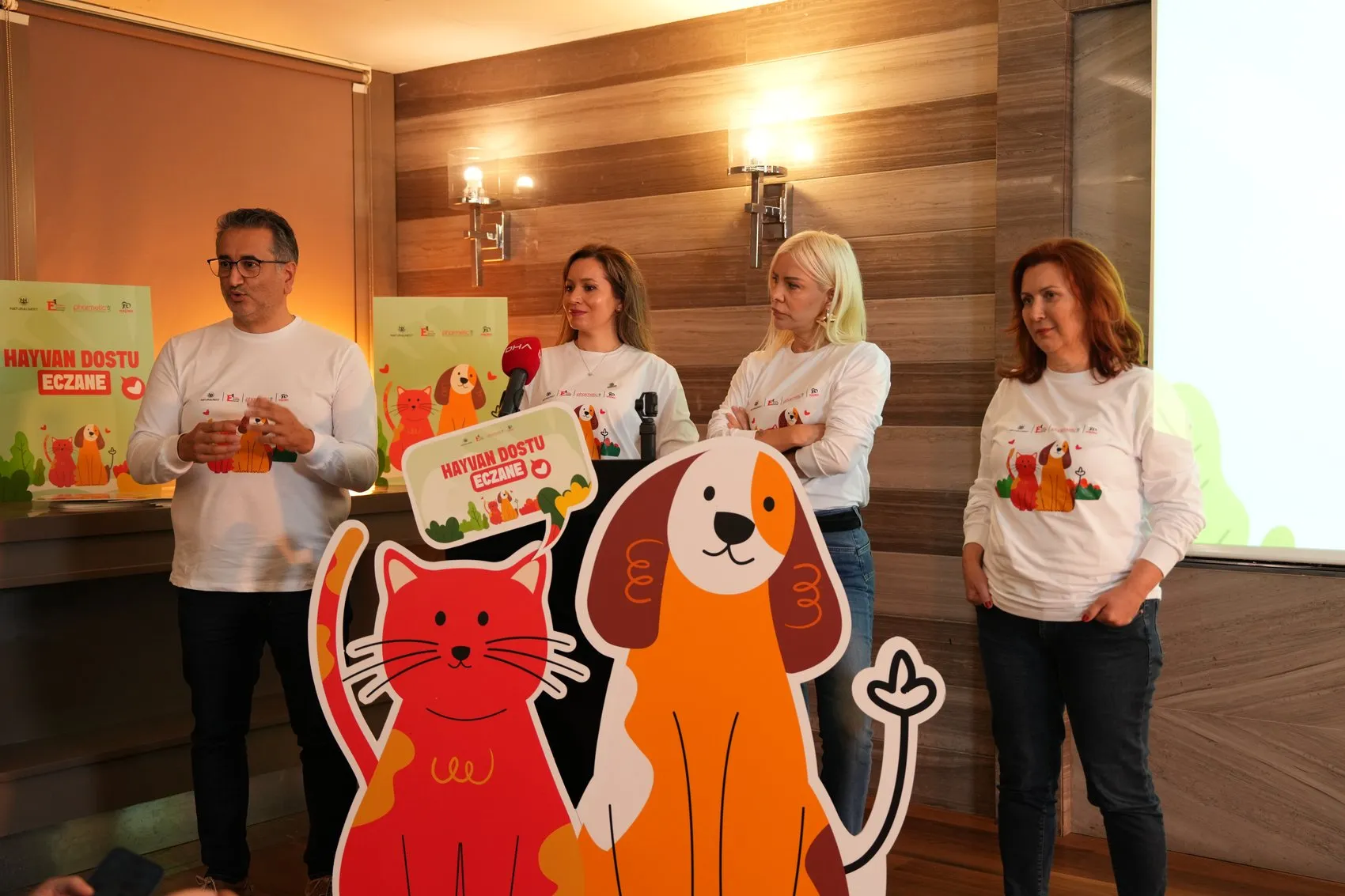 Eczaneler artık sadece şifa dağıtmıyor: Sokaktaki sessiz dostlar için güvenli liman oldular
