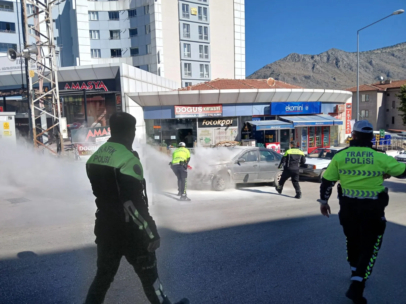 Sınav heyecanı yerini şoka bıraktı: KPSS'ye girdi, döndüğünde aracını küle dönmüş halde buldu