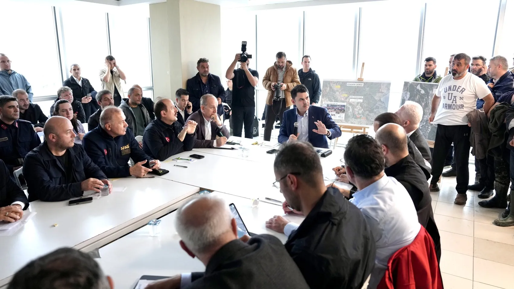 Ayazağa'da selin yaraları sarılırken Bakan Kurum'dan kritik dönüşüm hamlesi: İki seçenek masada