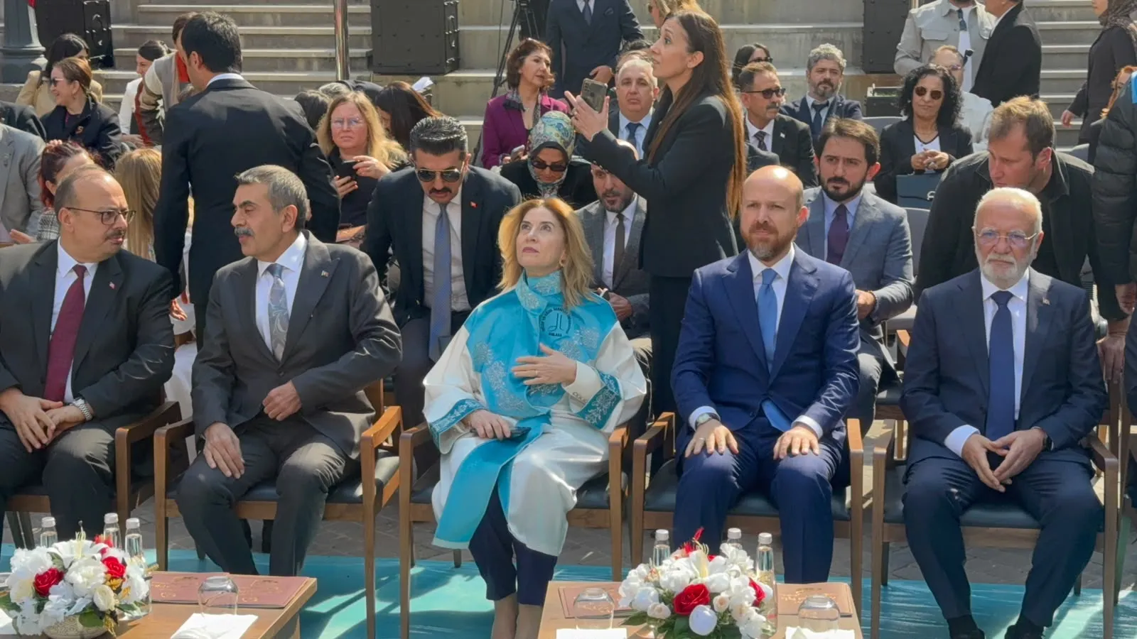 Ekranların karanlığına karşı sanat kalkanı: Bakan Tekin'den ailelere kritik uyarı