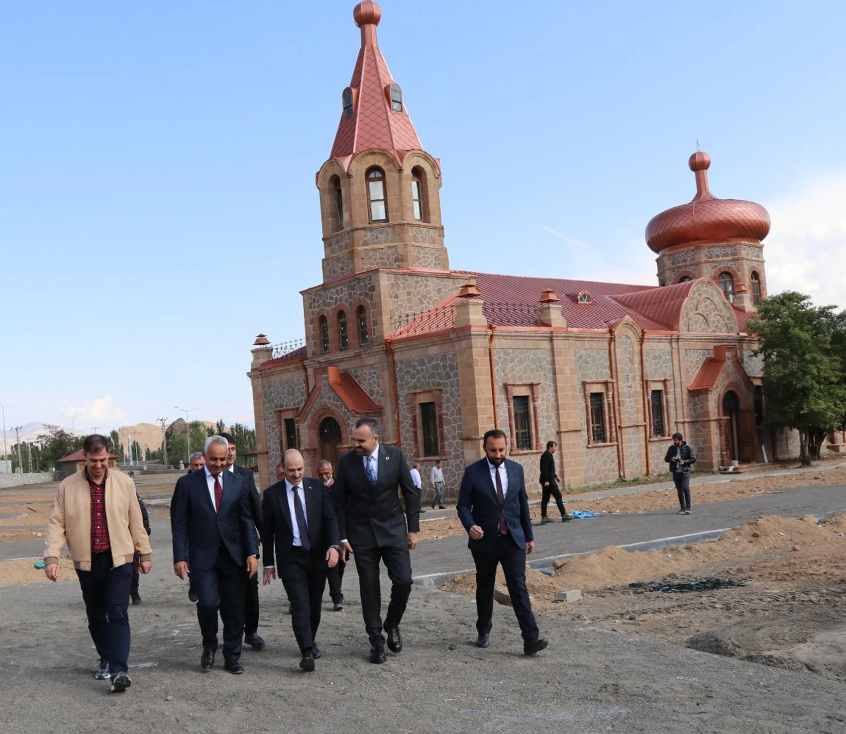 Erzurum'un tarihi Rus Kilisesi artık hiç uyumayacak: Kitap tutkunlarına 24 saat kapılarını açıyor