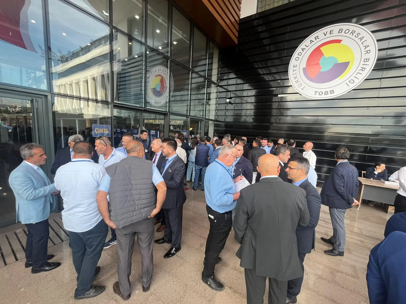 Nazilli'de sandık başında gergin anlar: Güvenlik uygulaması krize dönüştü
